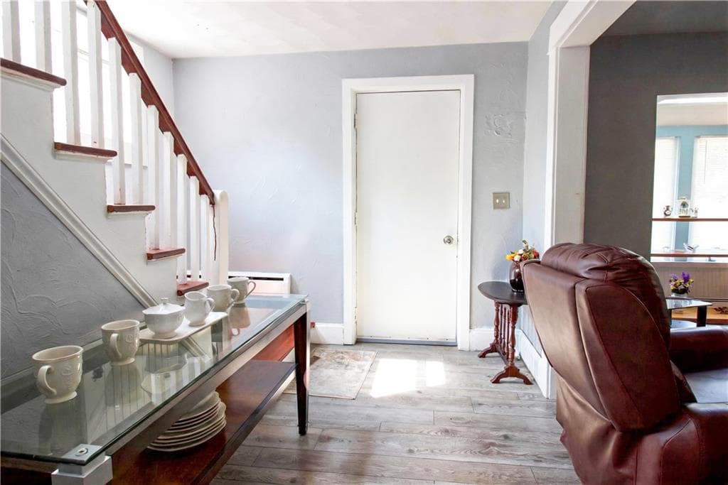 Single Family Residence at Single Family Residence, Warwick, photo 4 of 19