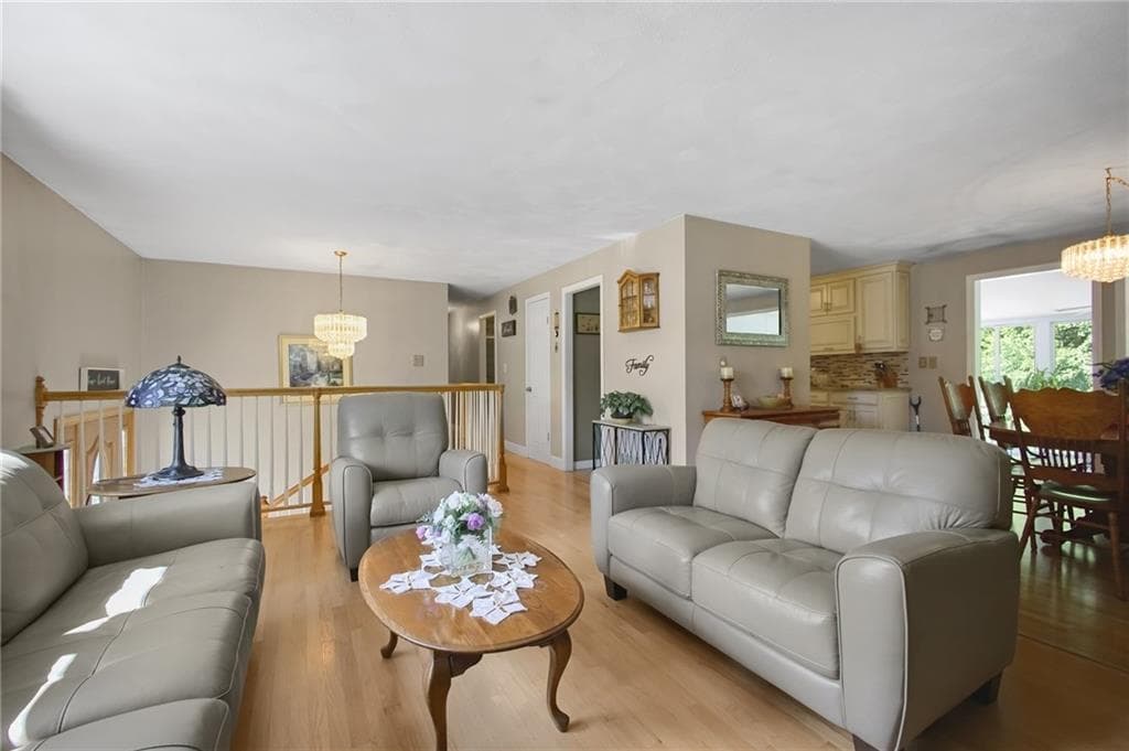 8 Eastward Drive photo 10