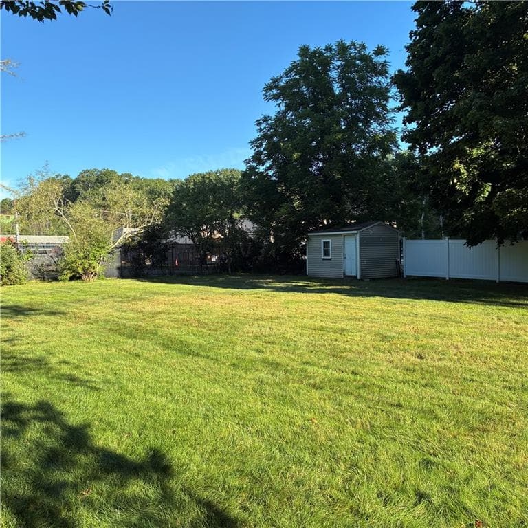 44 MAXWELL Drive photo 16