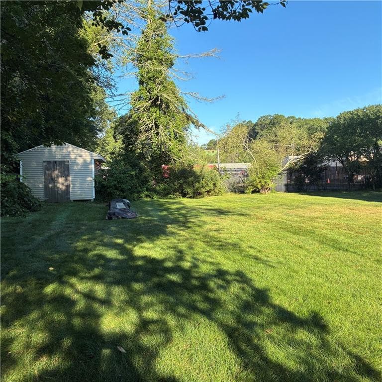 44 MAXWELL Drive photo 15