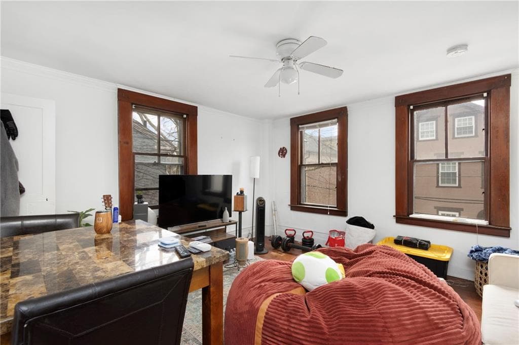 407 Benefit Street photo 16