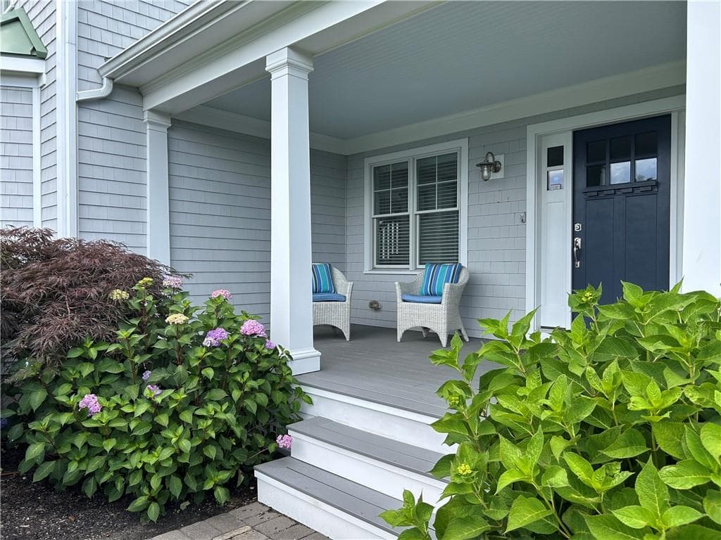 Single Family Residence at 57 Strawberry Lane, Portsmouth, photo 6 of 49