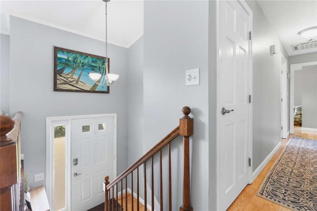 9 Therese Street photo 11