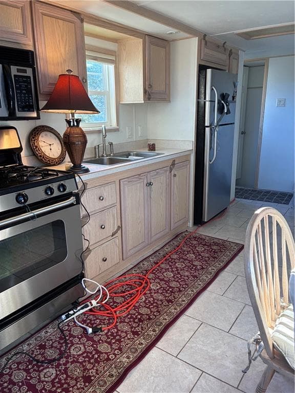 245 Manton Street photo 3