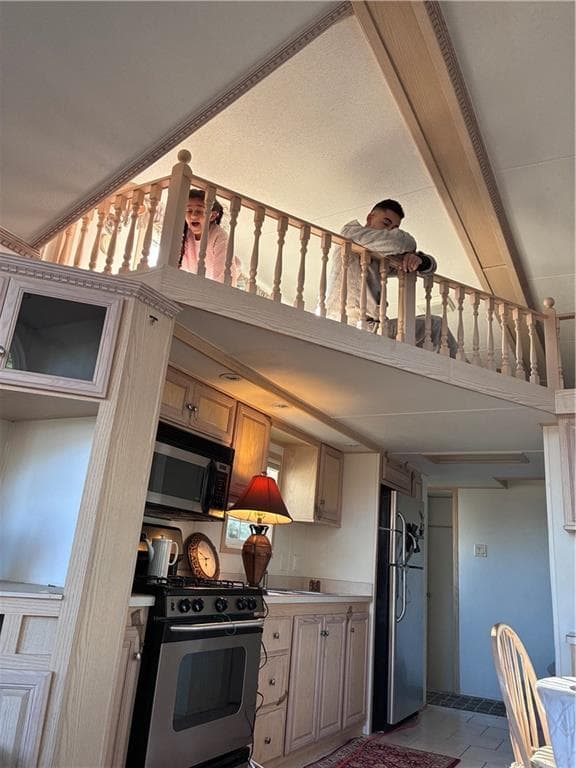 245 Manton Street photo 8