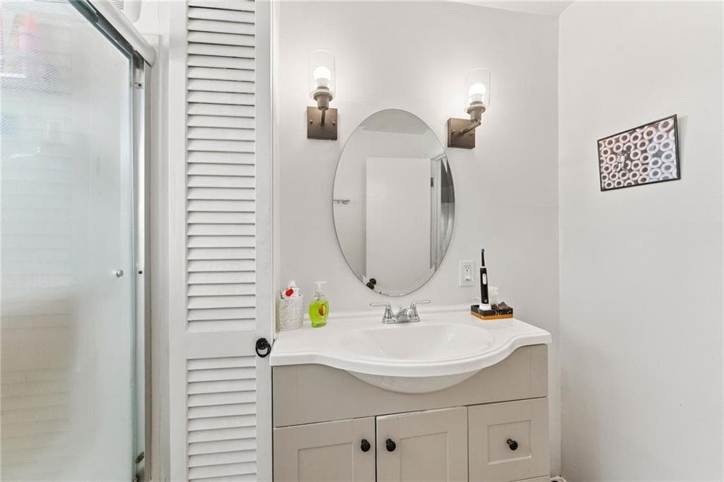 78 Pleasant Street photo 16