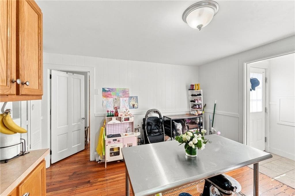 78 Pleasant Street photo 40
