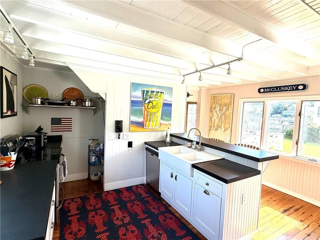36 Riverside Avenue photo 10