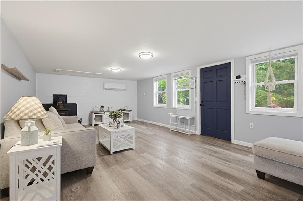 Single Family Residence at 12 Mill Road, Richmond, photo 10 of 25