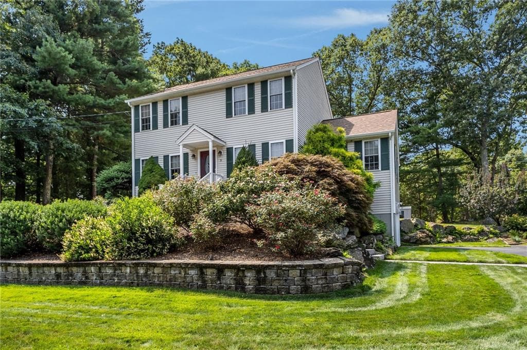 5 Lauretta Lane photo 3