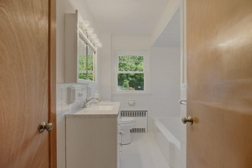 Single Family Residence at 205 Lincoln Avenue, Barrington, photo 23 of 42