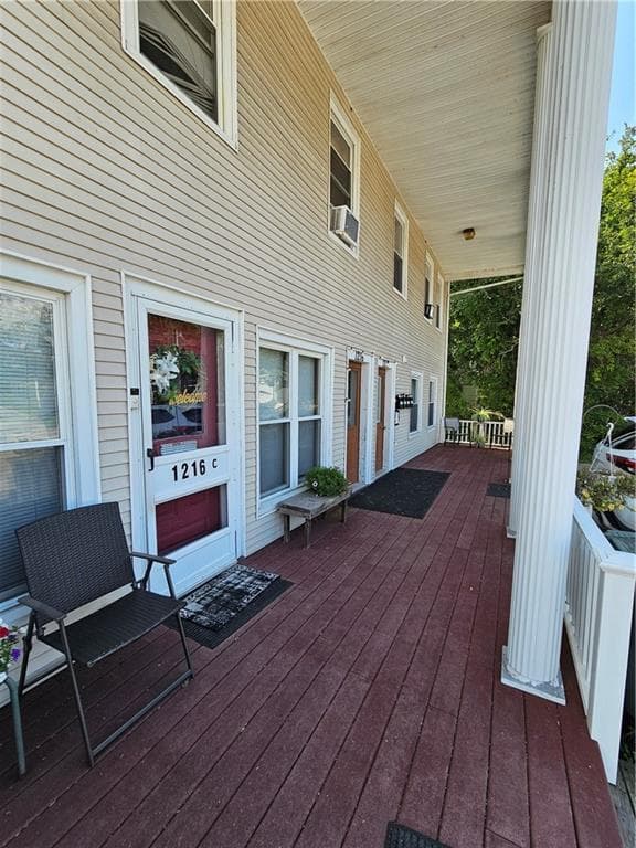 1214 1216 Main Street photo 2