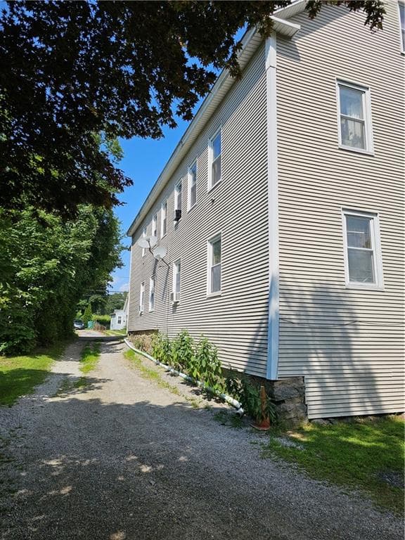 1214 1216 Main Street photo 3