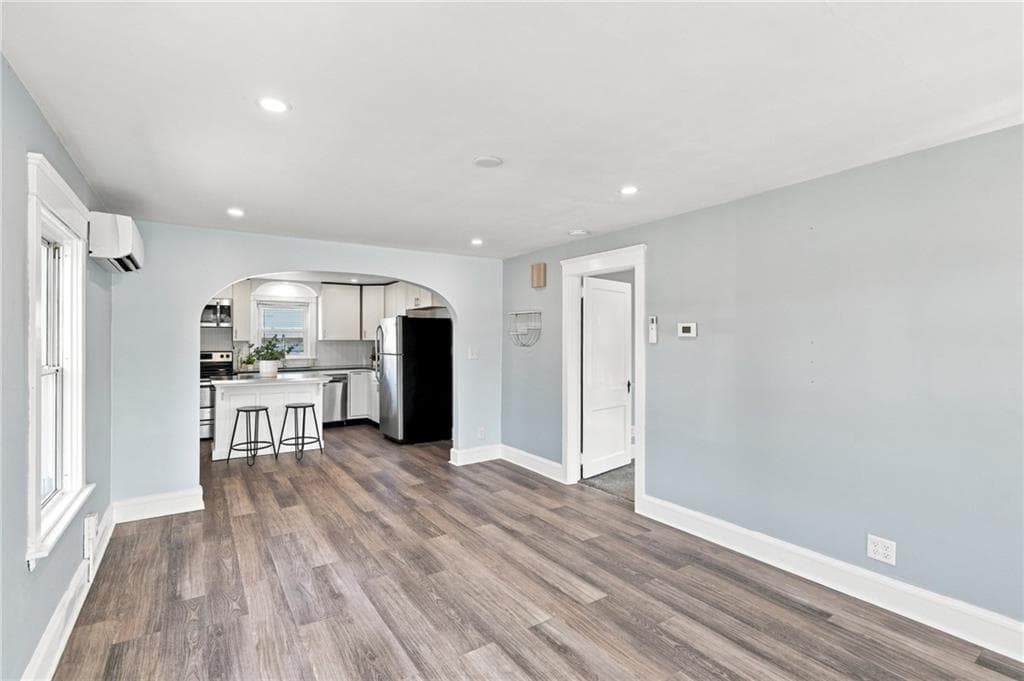 337 Wilbur Avenue photo 7