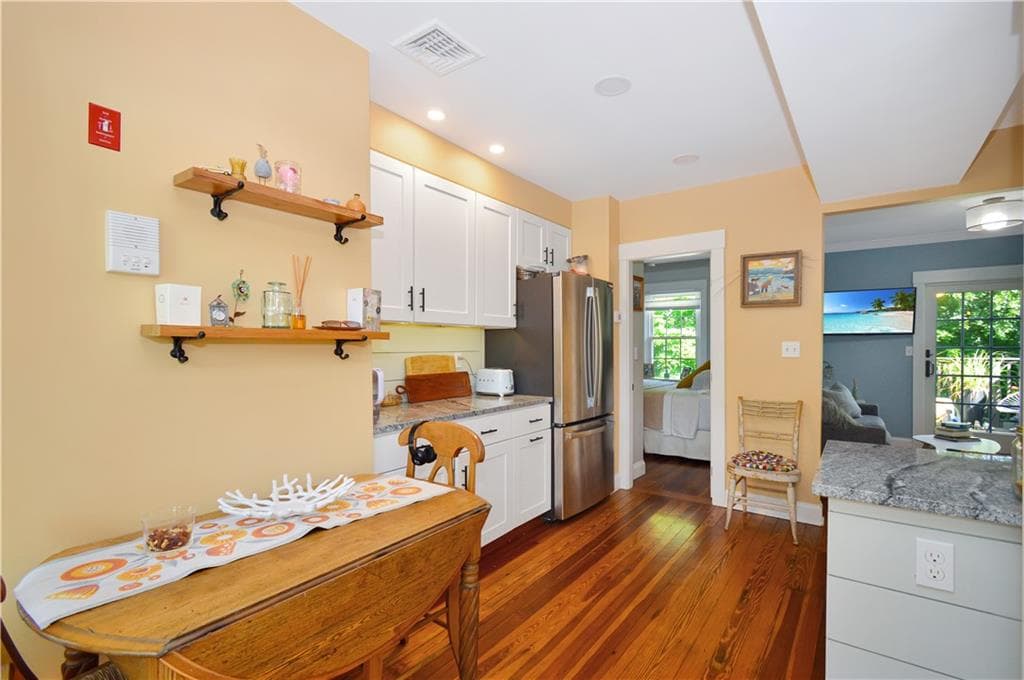 Condominium at 7 Bay View Avenue UNIT B, Bristol, photo 6 of 30