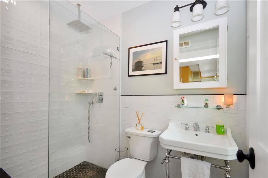 Condominium at 7 Bay View Avenue UNIT B, Bristol, photo 10 of 30