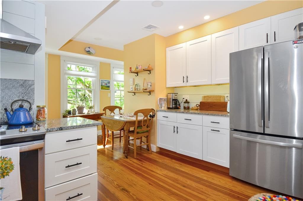 Condominium at 7 Bay View Avenue UNIT B, Bristol, photo 19 of 30