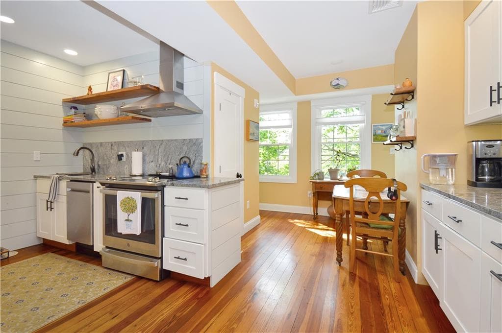 Condominium at 7 Bay View Avenue UNIT B, Bristol, photo 8 of 30