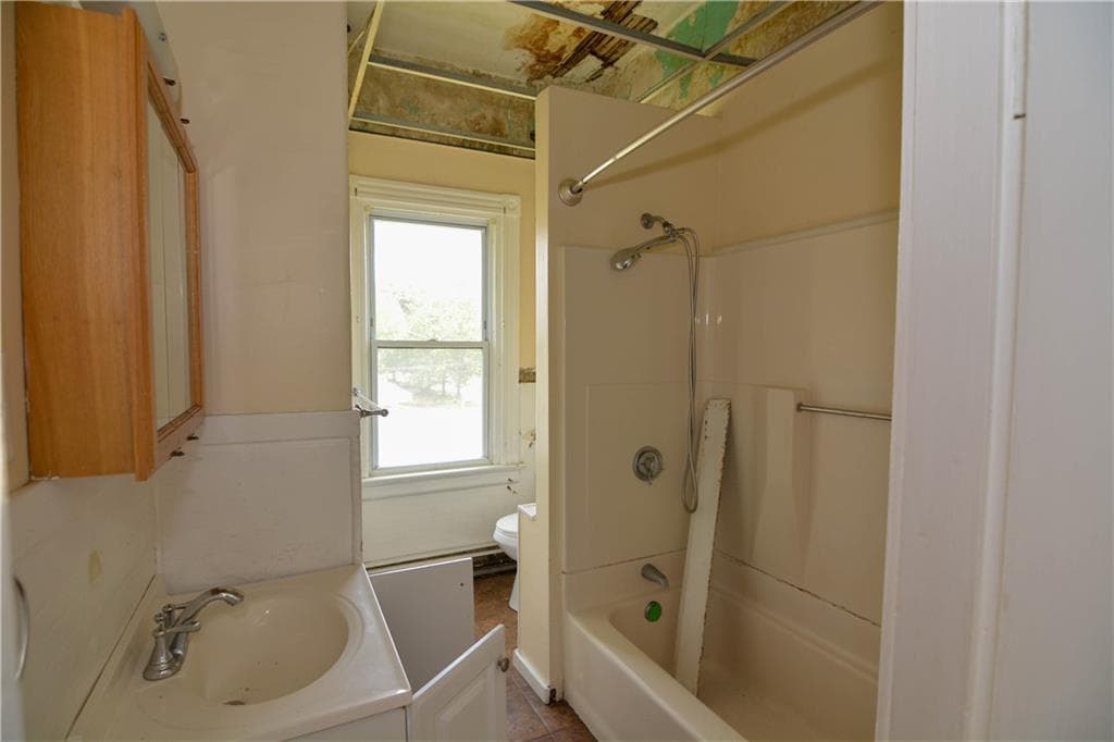 339 Pawtuxet Avenue photo 23