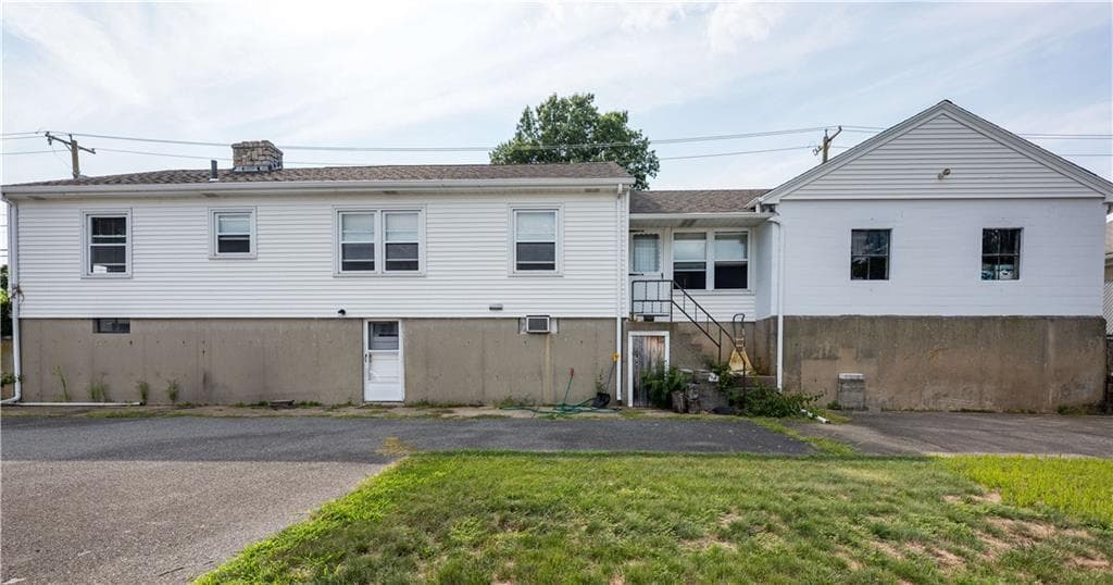 200 Budlong Road photo 6