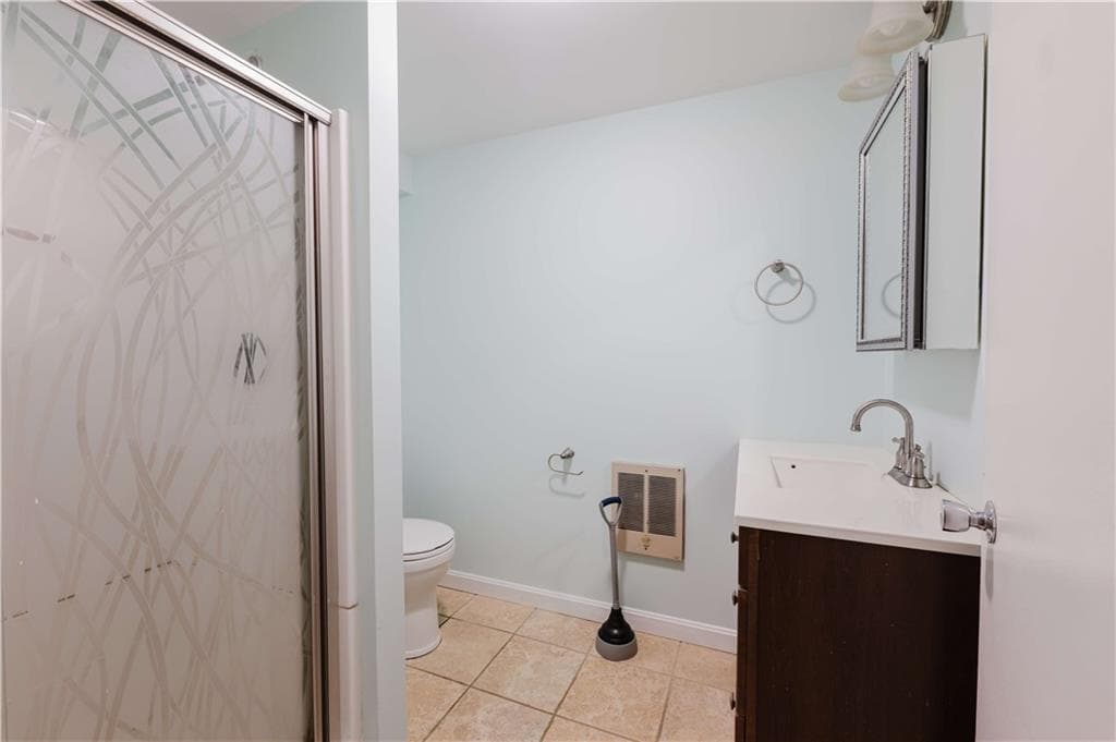 200 Budlong Road photo 31