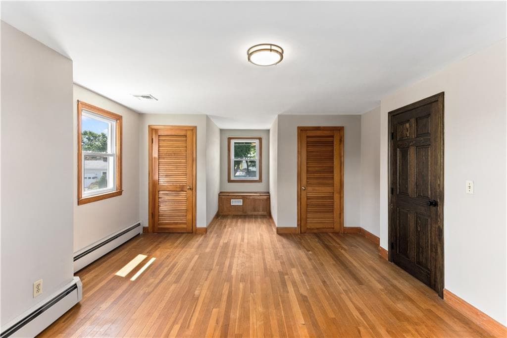 327 England Street photo 21