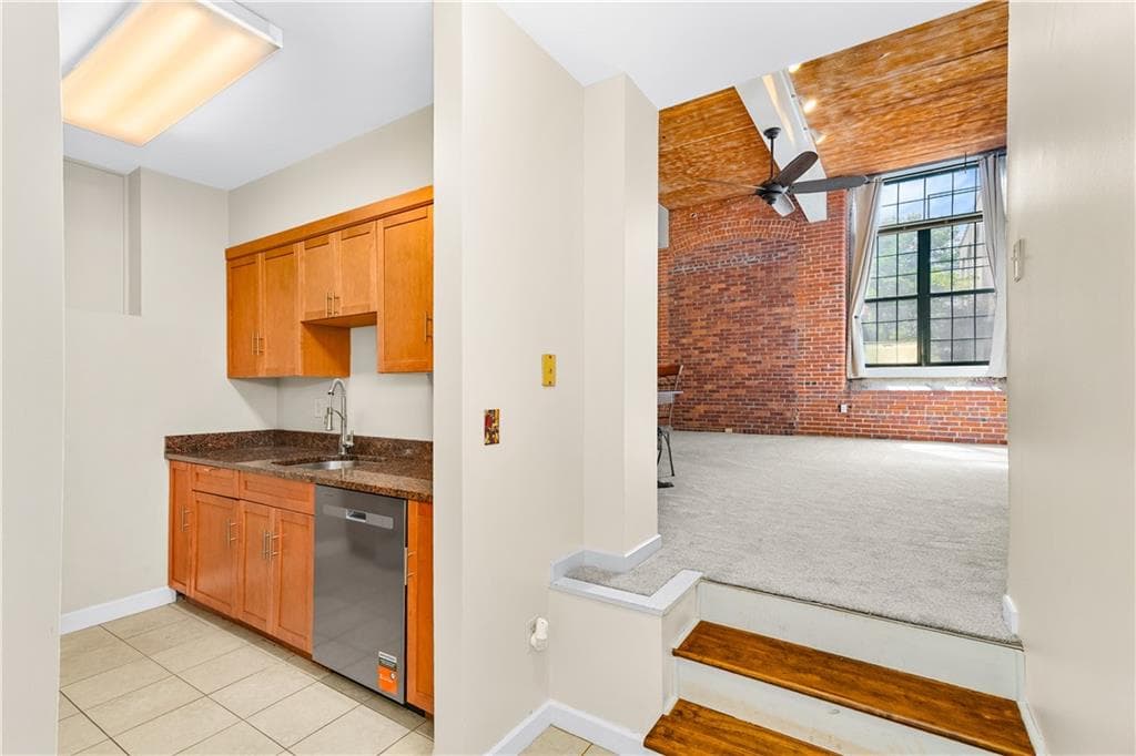 15 Higgins Street UNIT 105 photo 9