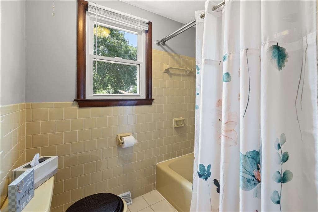 67 Winston Avenue photo 17