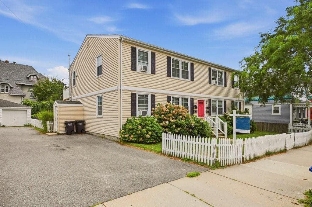 45 Hammond Street UNIT 3 photo 2