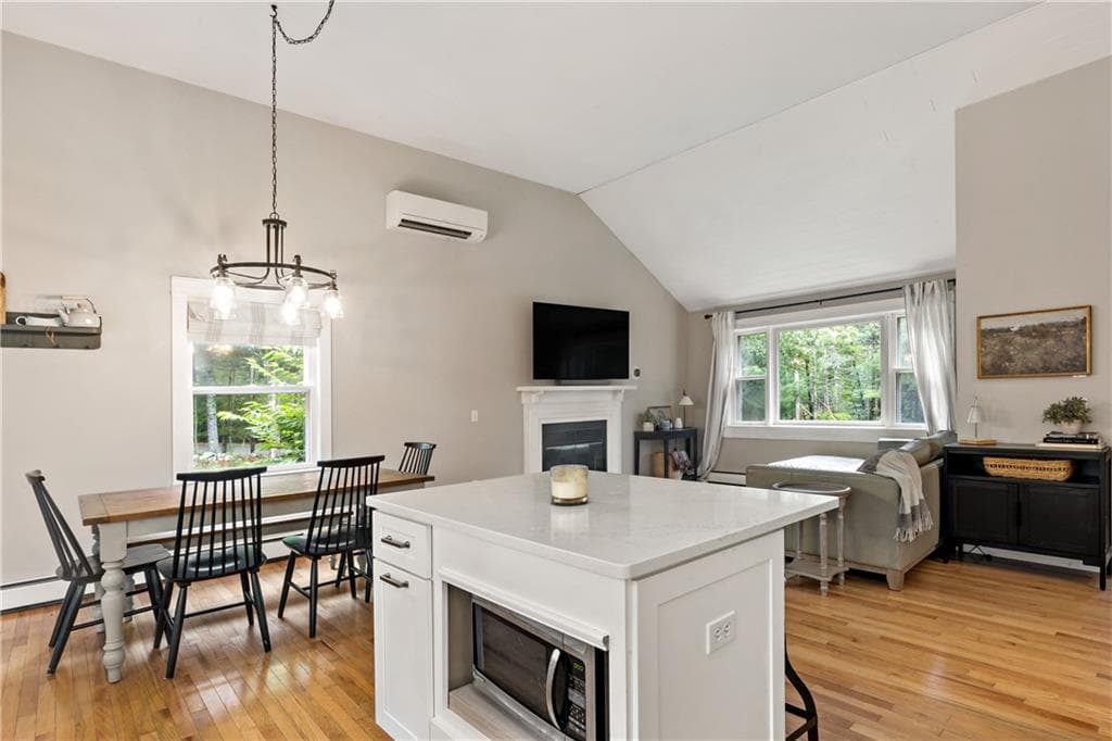 Single Family Residence at 41 Timber Ridge Road, Charlestown, photo 9 of 45