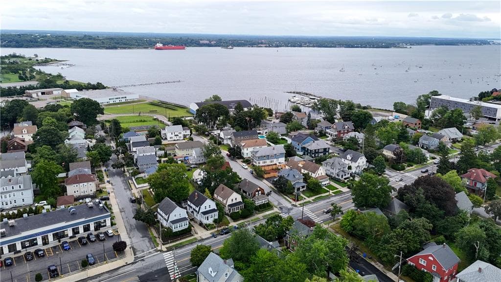1059 Narragansett Boulevard photo 3