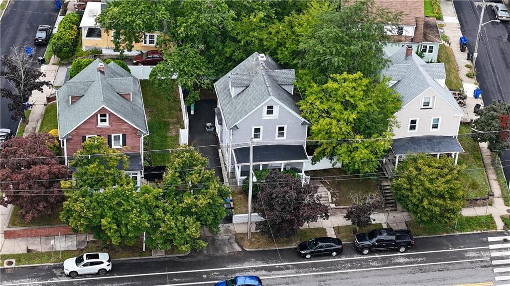 1059 Narragansett Boulevard