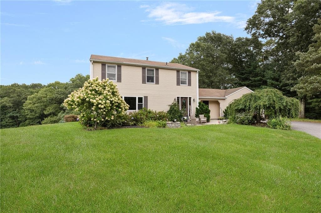 Single Family Residence at 111 Olney Arnold Road, Cranston, photo 3 of 49