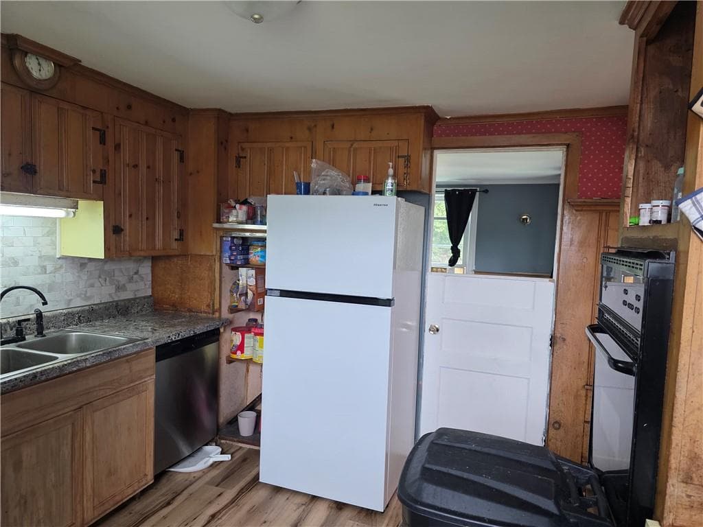 142 Rutland Street photo 35