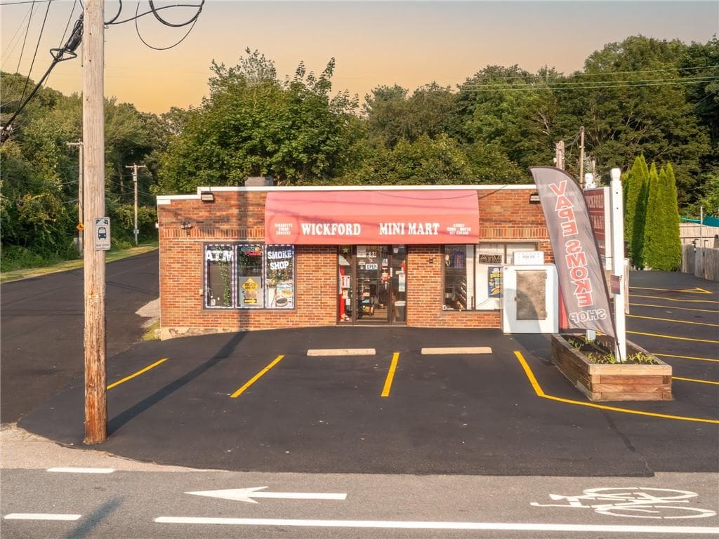 684 690 Boston Neck Road photo 3