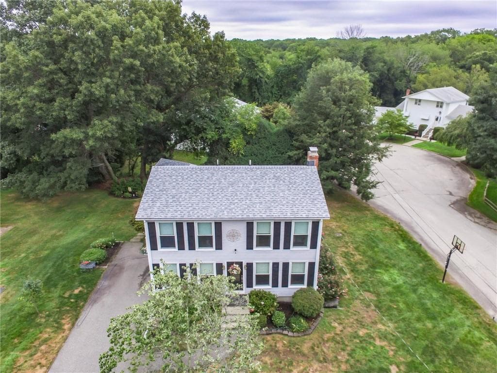 18 Woodcrest Drive photo 2