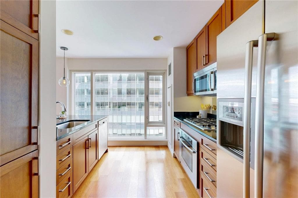 100 Exchange Street UNIT 1006 photo 14