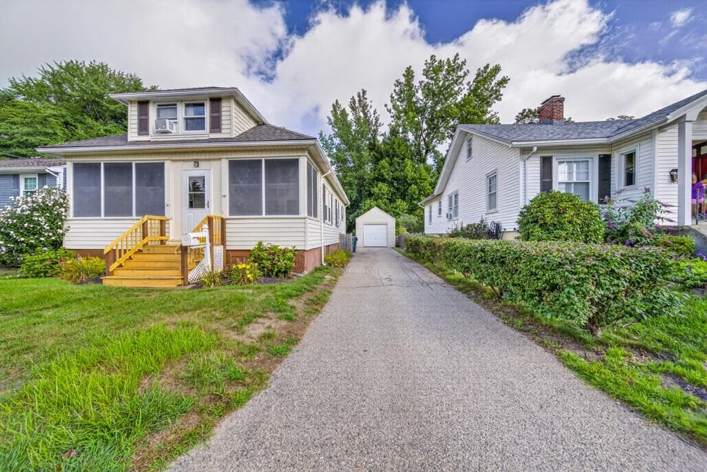 149 Columbia Avenue photo 2