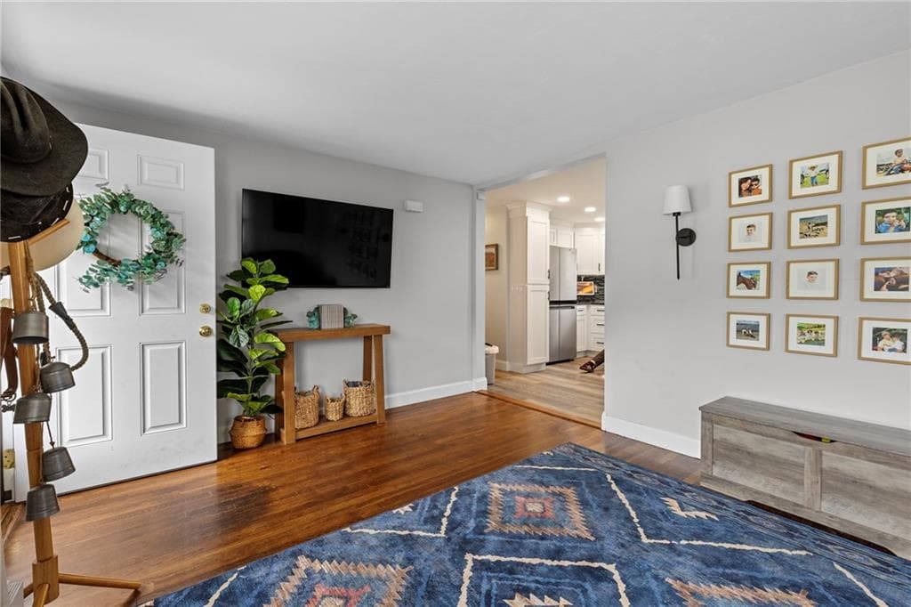 198 Holland Street photo 3
