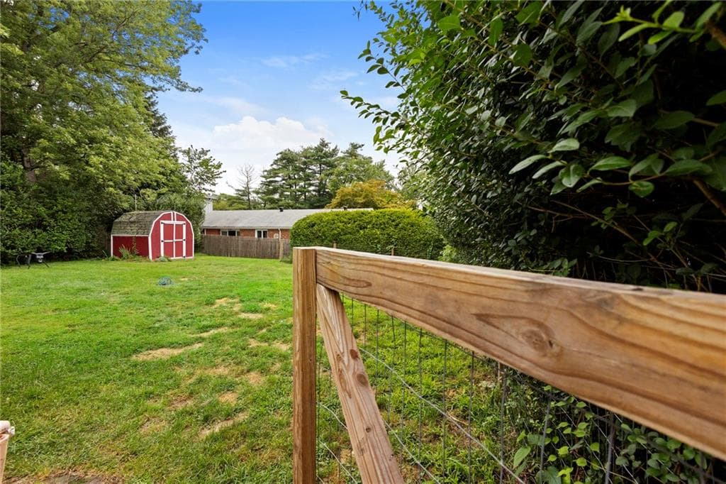198 Holland Street photo 37