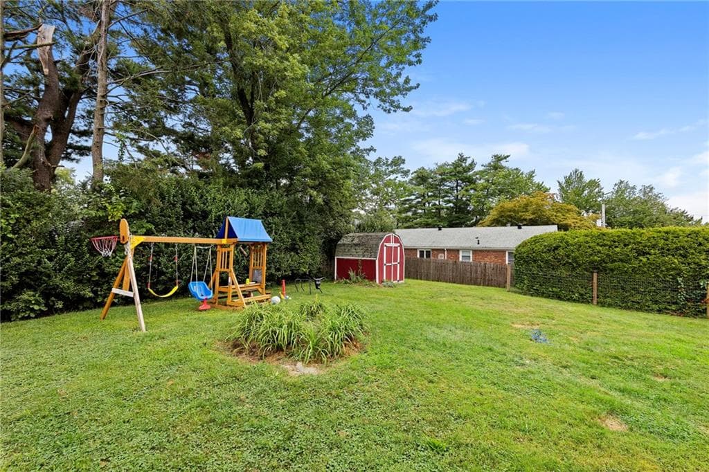 198 Holland Street photo 39