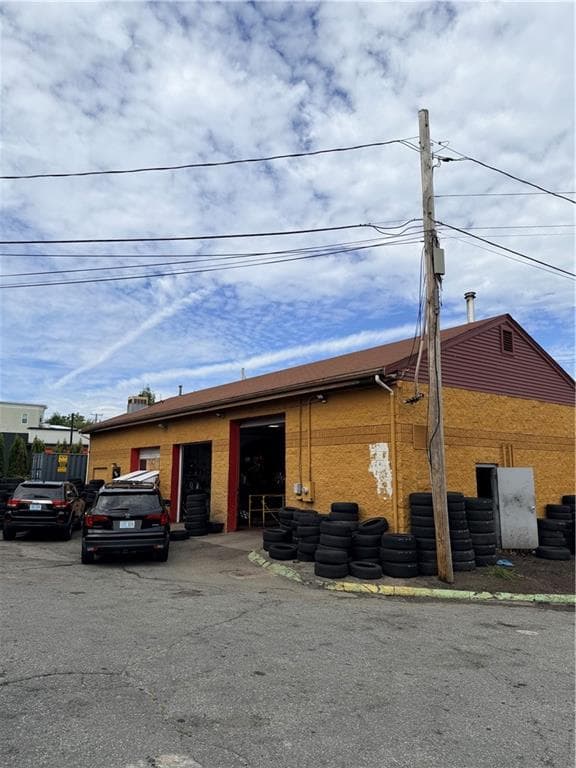214 220 South Main Street photo 2