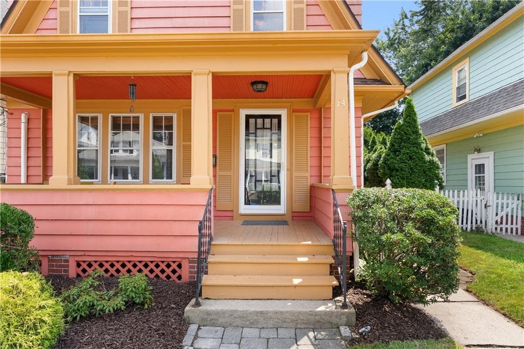 84 Waterman Avenue photo 3