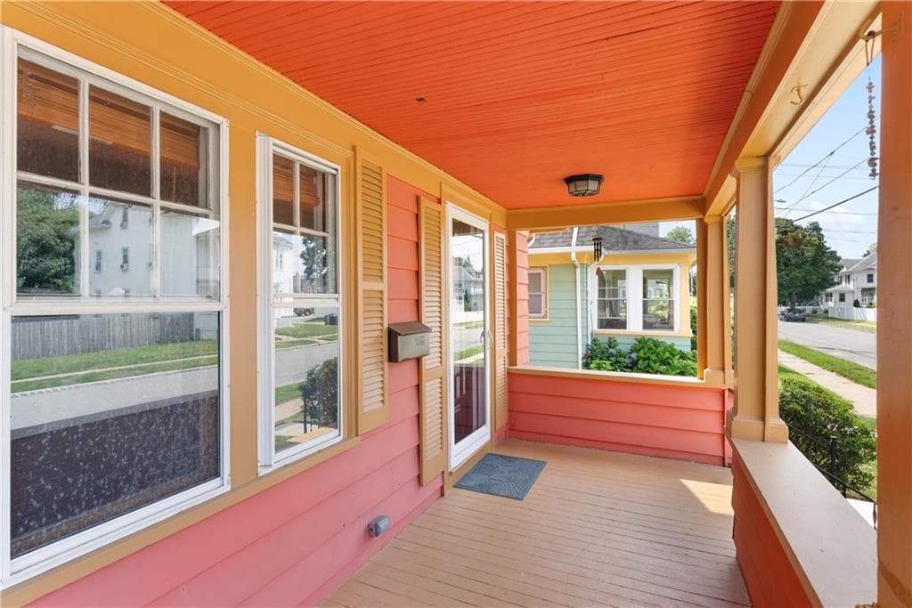 84 Waterman Avenue photo 5