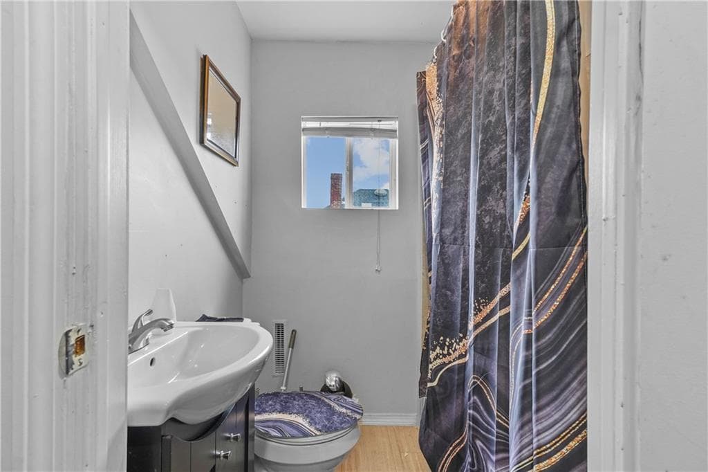 329 Plainfield Street photo 6