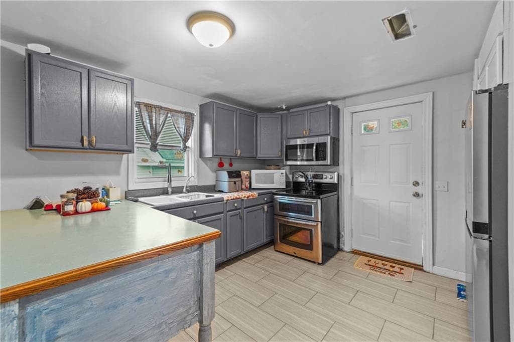 329 Plainfield Street photo 26