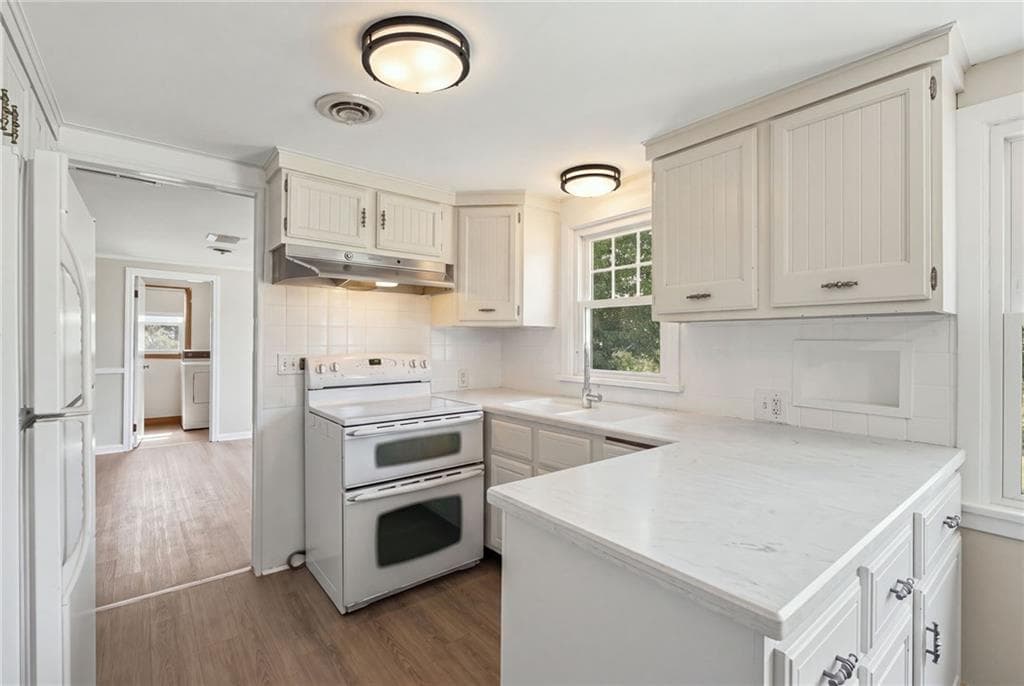 Single Family Residence at 165 Shawmut Avenue, Central Falls, photo 9 of 34