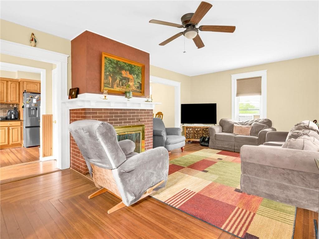 Single Family Residence at 26 Gentian Avenue, Providence, photo 14 of 29