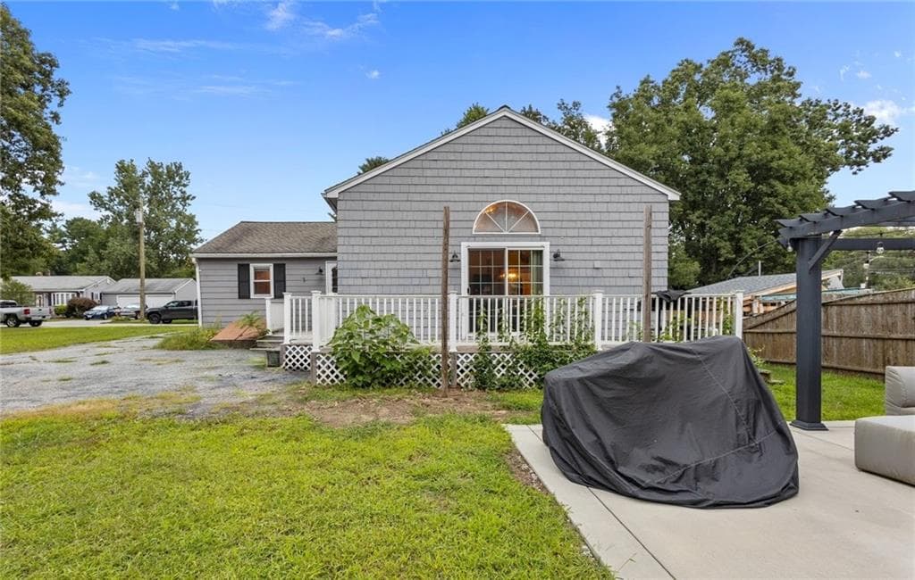 24 Fairbanks Avenue photo 4