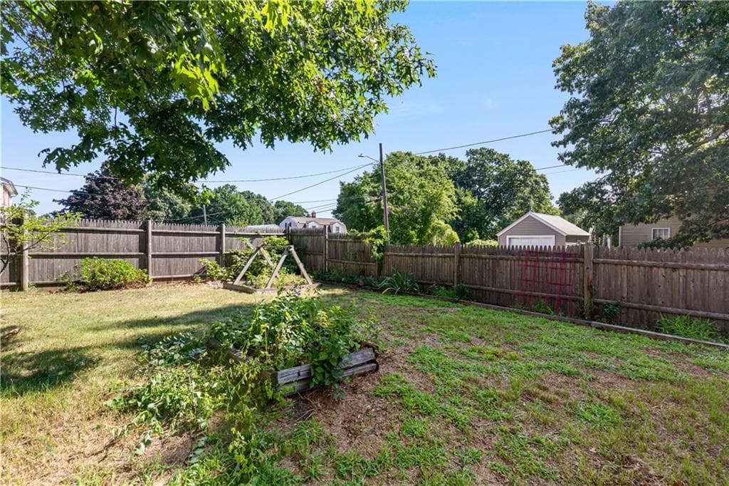 59 Wells Avenue photo 29